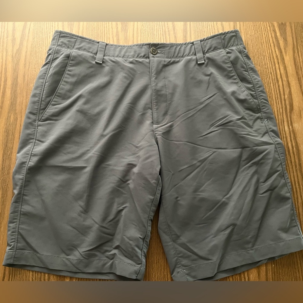 Under Armour Gray Men's Flat Front Shorts Size 38